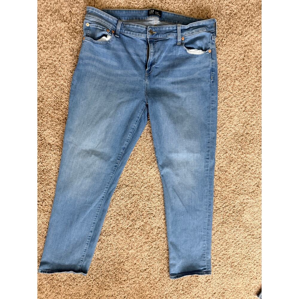 Gap Denim Women's Classic Strait Denim Jeans Cropped EUC 18